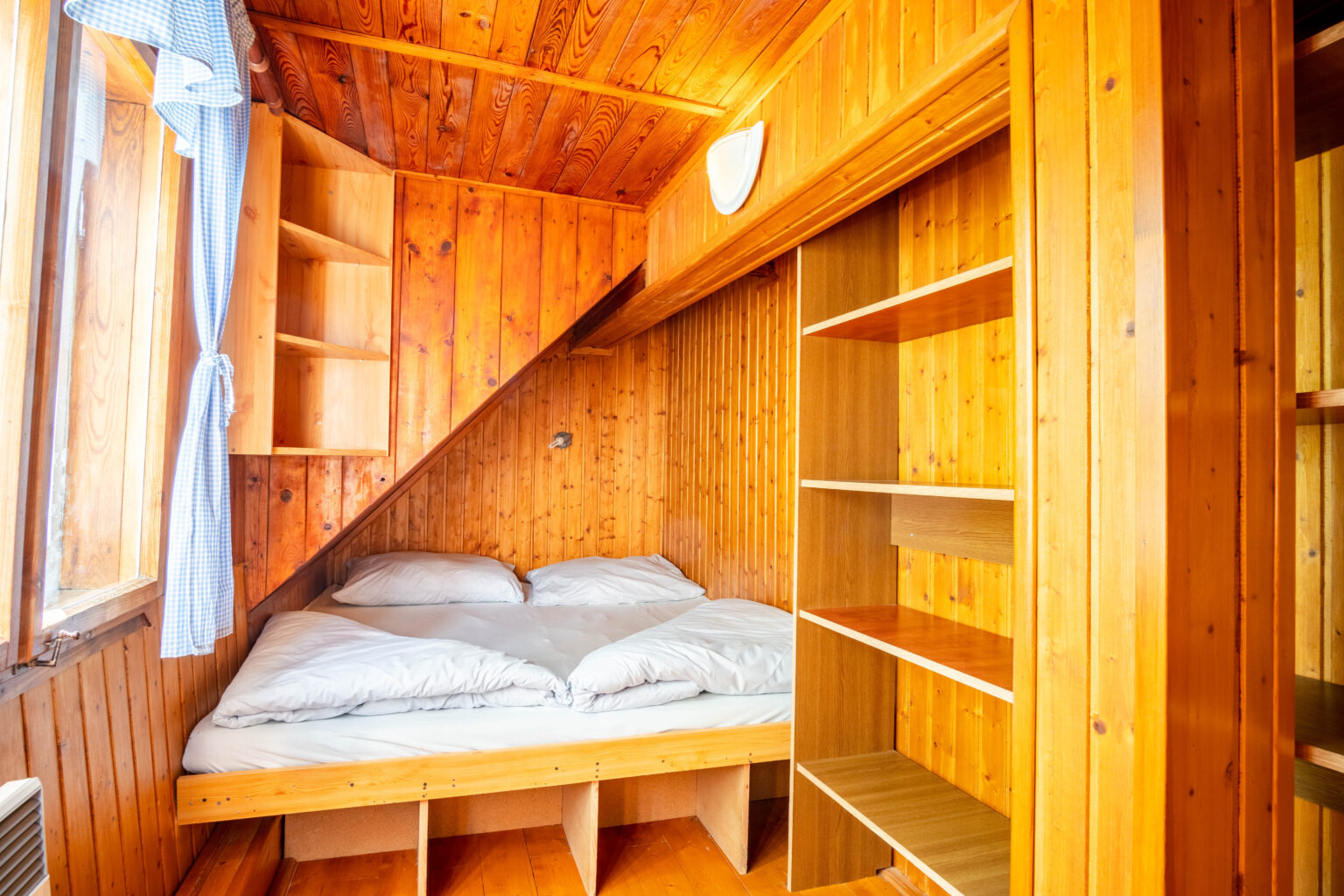 Mustelka_pokoj dvouluzkovy