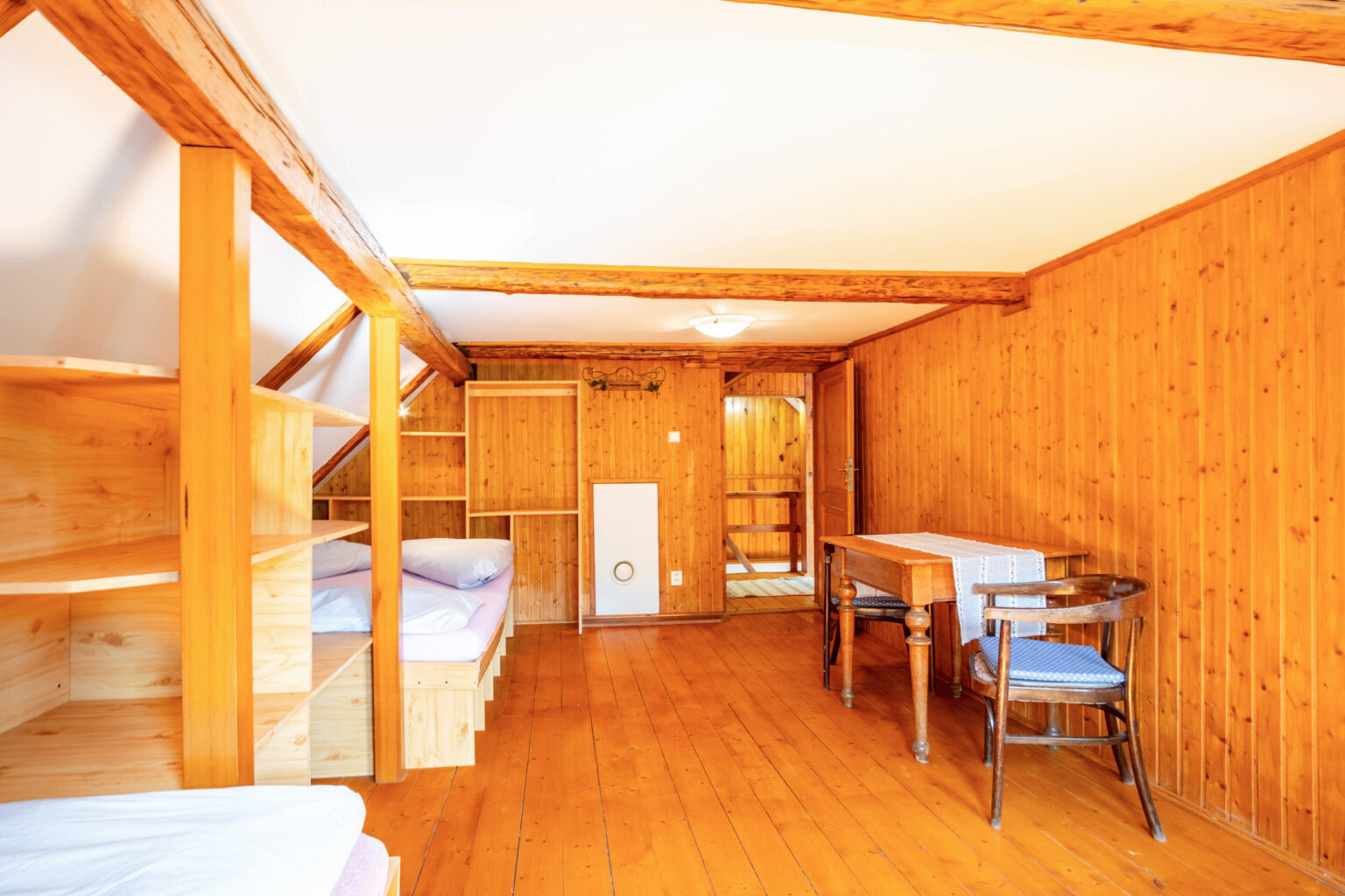 Mustelka_pokoj petiluzkovy_