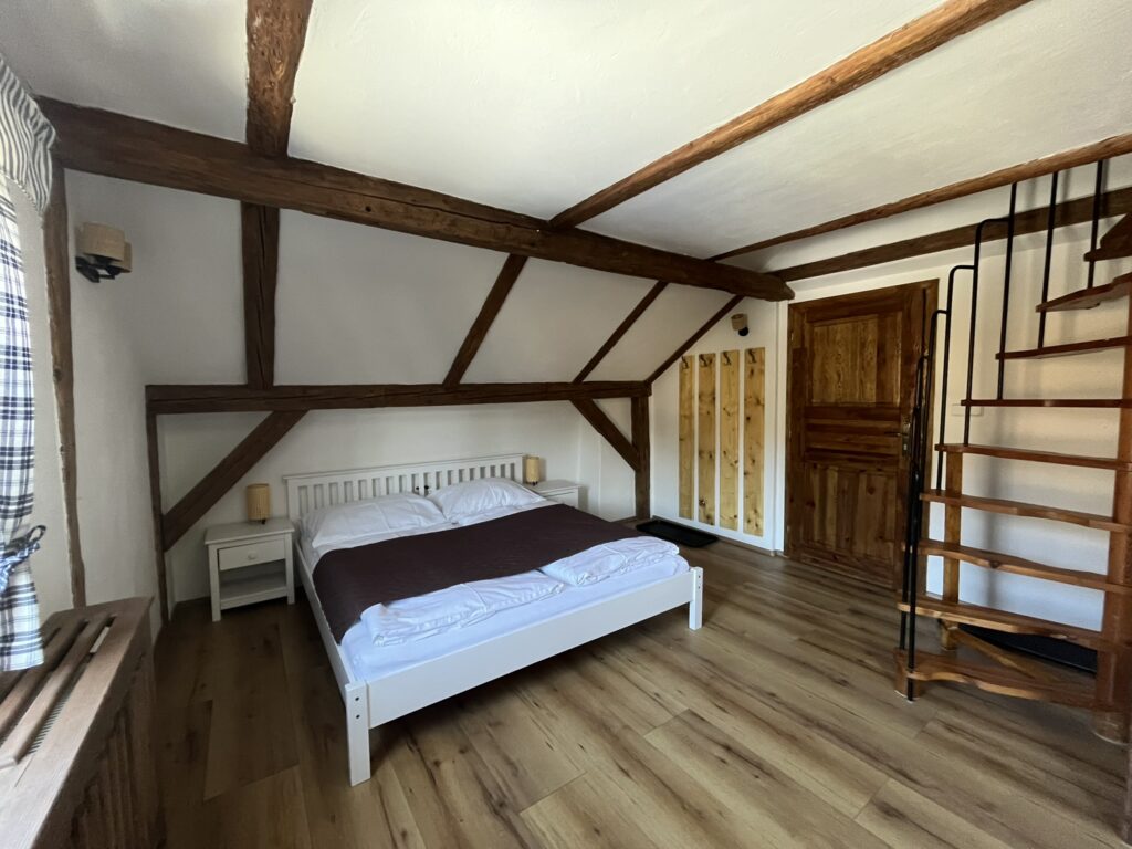 Pokoj č.6_mezonet_ložnice