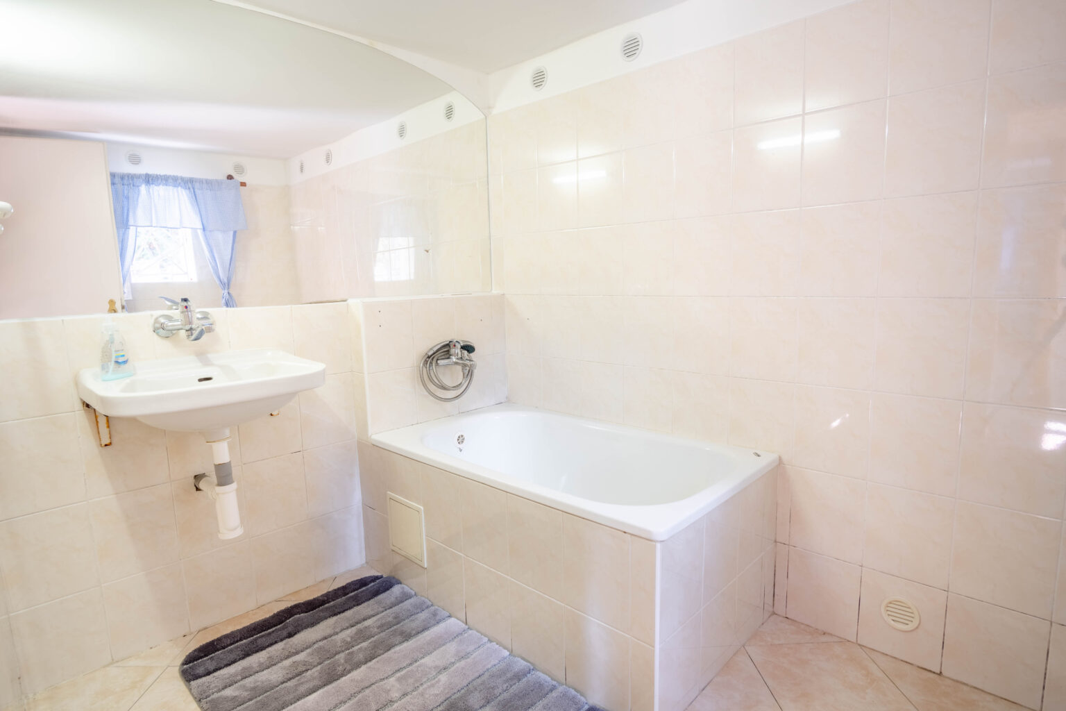 Roubenka_koupelna_vana