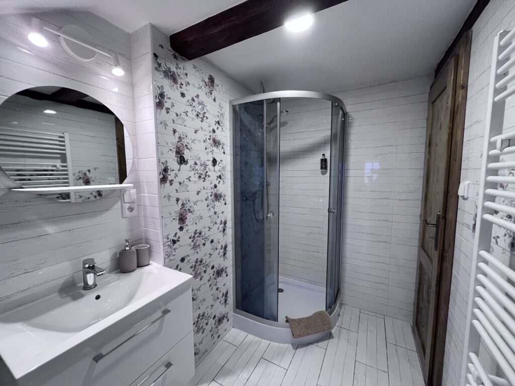 Pokoj č.5_mezonet_koupelna