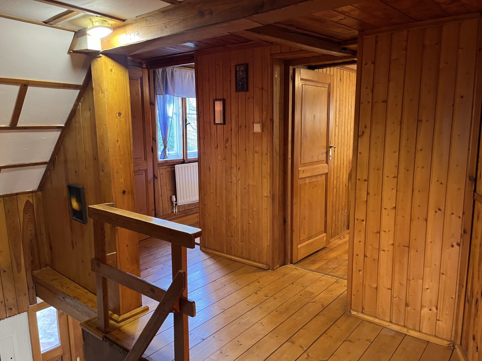 Roubenka Muštelka-Rokytnice nad Jizerou-chodba